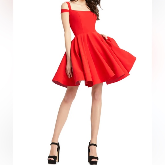 Mac Duggal Dresses & Skirts - Mac Duggal red
Square-Neck Double-Strap Mini Fit-&-Flare Dress tulle lining 8